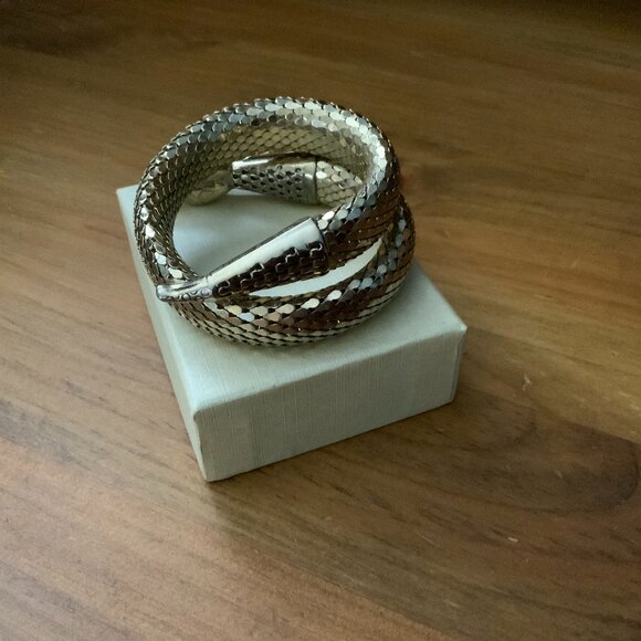 VINTAGE WHITING & DAVIS GOLD SNAKE MESH BRACELET - Picture 4 of 8